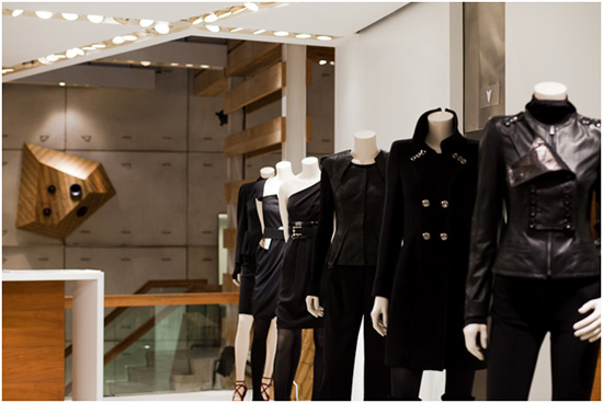 Store Windows at the Galleria Dallas: Nordstrom – FashionWindows Network