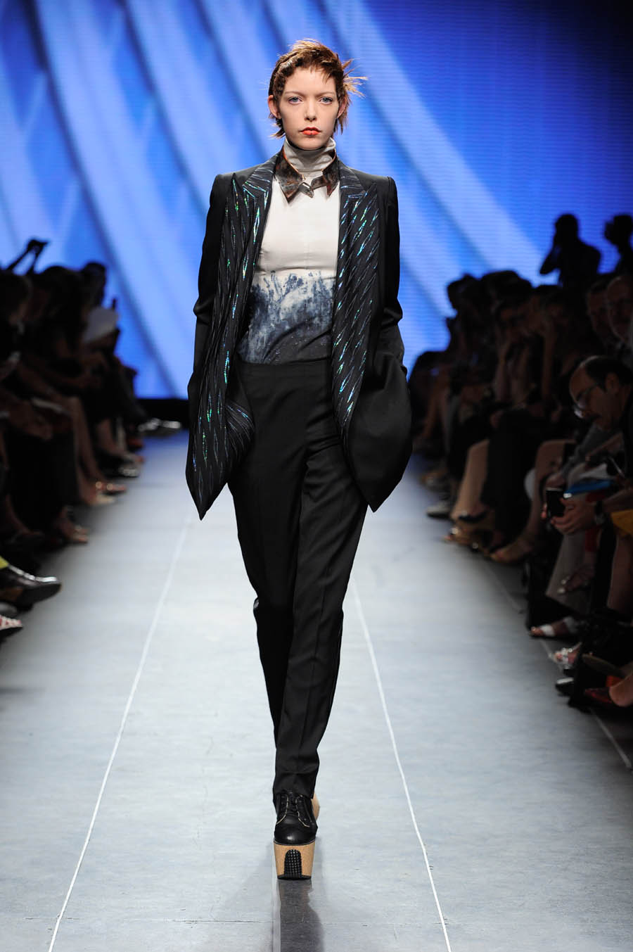 Julien Fournié Haute Couture Fall 2011 – FashionWindows Network